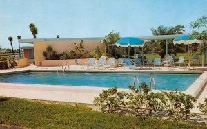 Port Charlotte Motel Swimming Pool Roadside Florida c1950s Vintage Postcard