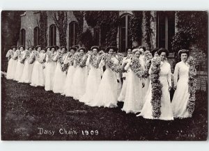 Daisy Chain 1909 University College Women Students 4x6 1987 Repro Postcard