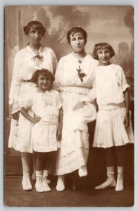 RPPC Edwardian Mother And Children Hungarian Studio Photo Postcard V22