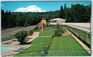 DUNSMUIR, CA  Roadside OAK-LO MOTEL House of Glass view of Mt. Shasta  Postcard