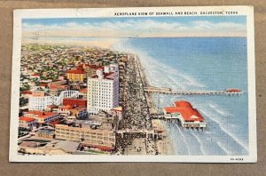 1938 USED .01 LINEN POSTCARD - AIR VIEW SEAWALL & BEACH, GALVASTON, TEX TINY RIP