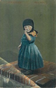 Netherlands Volendam folk type little girl costume  Kleine Maike  1909 