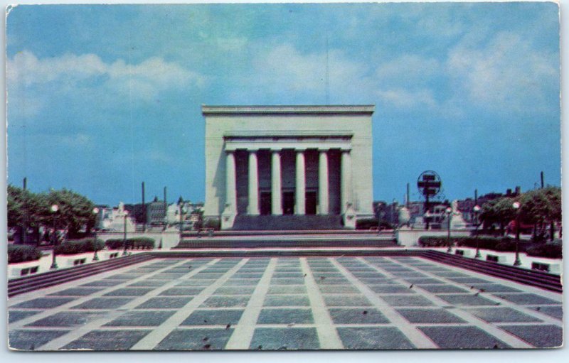 Postcard - War Memorial And Plaza - Baltimore, Maryland