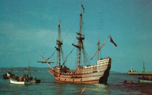 Vintage Postcard 1961 Mayflower 11 Boat Sailed Plymouth To England Massachusetts