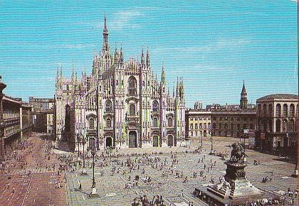 POSTAL B03863: Milano. Piazza del Duomo.