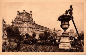France Paris Le Pavillon de Marsan au Jardin des Tuileries