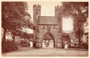 BRADFORD YORKSHIRE UK MANNINGTON PARK-NORMAN ARCH GATE POSTCARD