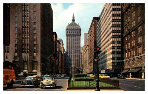 Postcard TRAIN STATION SCENE New York City New York NY AT5696