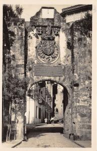 B93437 real photo  puerta principal  fuenterrabia  spain