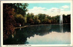 Lake in Riverside, Marshalltown IA c1942 Vintage Postcard C31