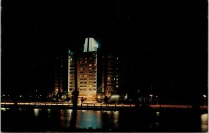 Escena nocturna famoso Eden Roc Miami Beach fluido Florida Vintage Postcard UNP sin usar 