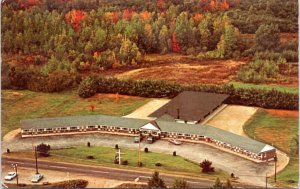 Postcard ME Rumford - Linnell Motel - hosts Carlton and Harriet Bain