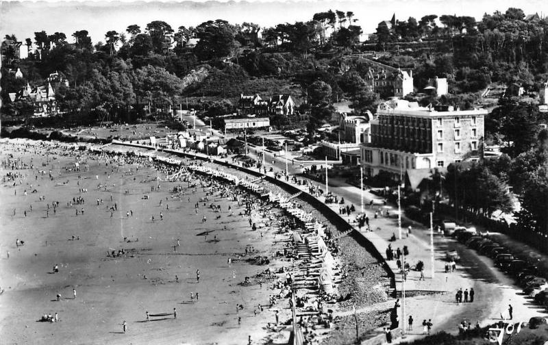 BR16469 Perros Guirec la belle plage de Trestraou  france