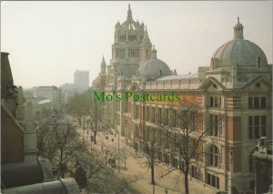 London Postcard - Victoria and Albert Museum  RRR1178