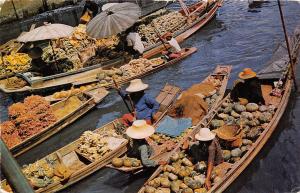 BG14540 floating market mahanak bangkok thailand types boat