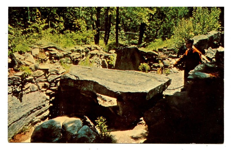 NH - North Salem. America's Stonehenge, Sacrificial Table