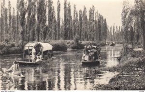 RP: XOCHIMILCO , Mexico , 1930-40s ; Canal