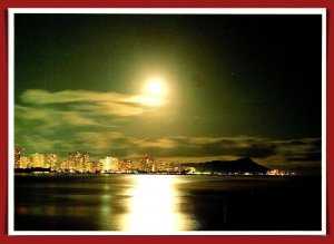 Hawaii, Honolulu - Moonrise Over Diamond Head - [HI-133X]