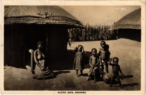 PC RHODESIA NATIVE HUTS ETHNIC TYPES SOUTH AFRICA (a30586)