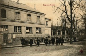 CPA BRY-sur-MARNE École des Garcons (869373)