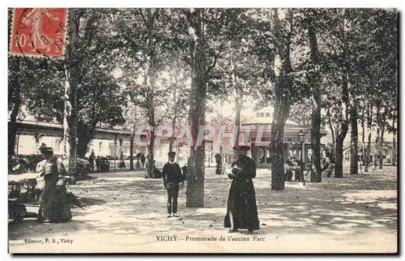 Vichy - Walk the old Park Prete Priest - Old Postcard
