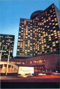 Postcard China  Guangzhou - The Garden Hotel - exterior view at night