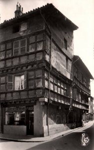 Maison de Bois,Bourg,France BIN