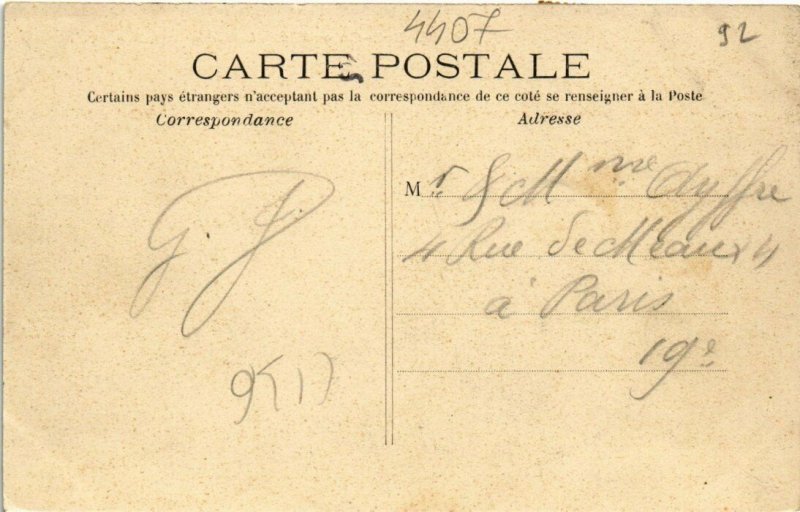 CPA AK BOIS-COLOMBES - Le Marché (987050)