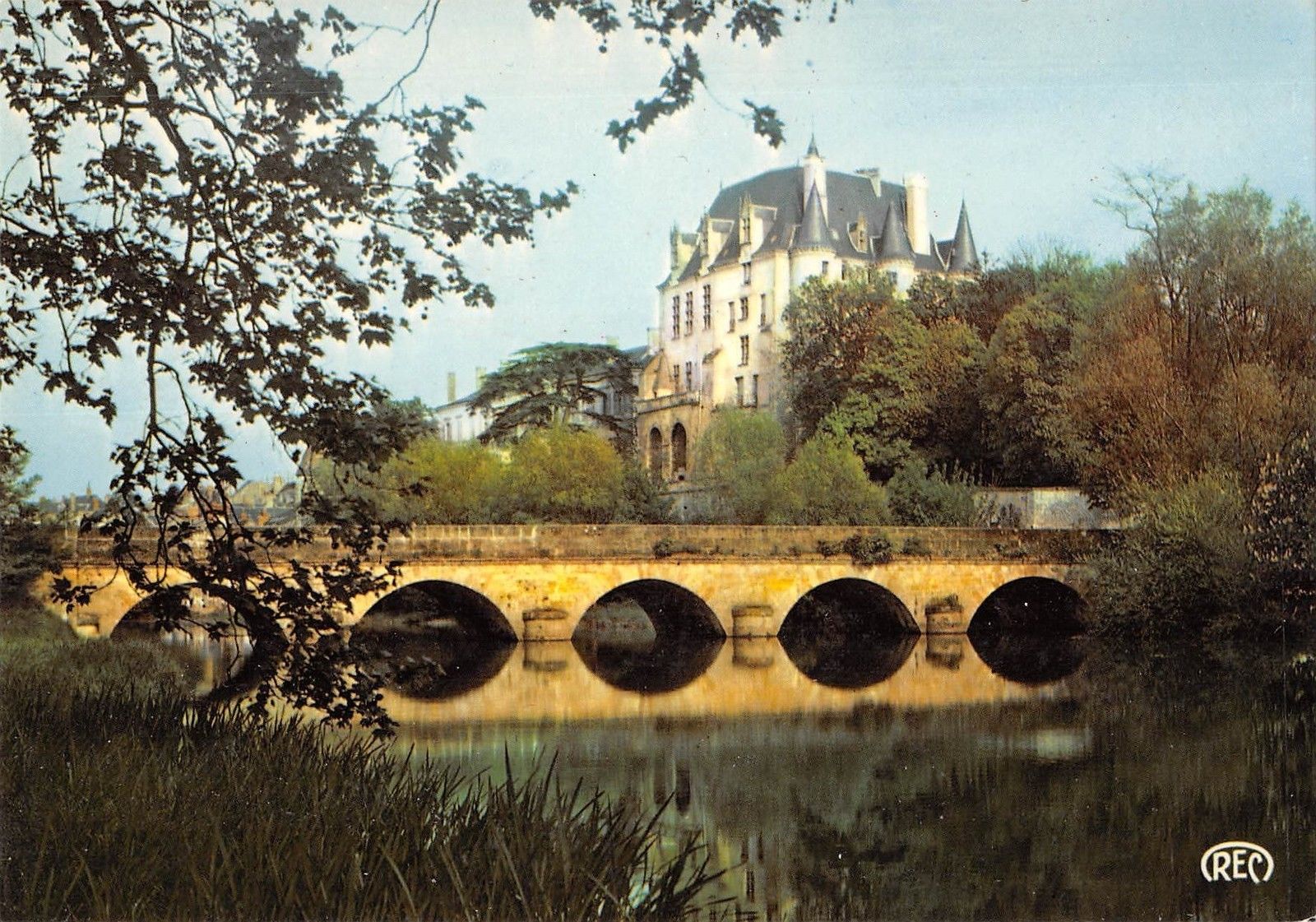 Châteauroux - Chateau Raoul, entrée côté parc. - Vroeger en Vandaag