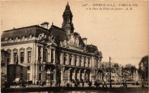 CPA TOURS - L'Hotel de Ville et la Place de Palais-de-... (298860)