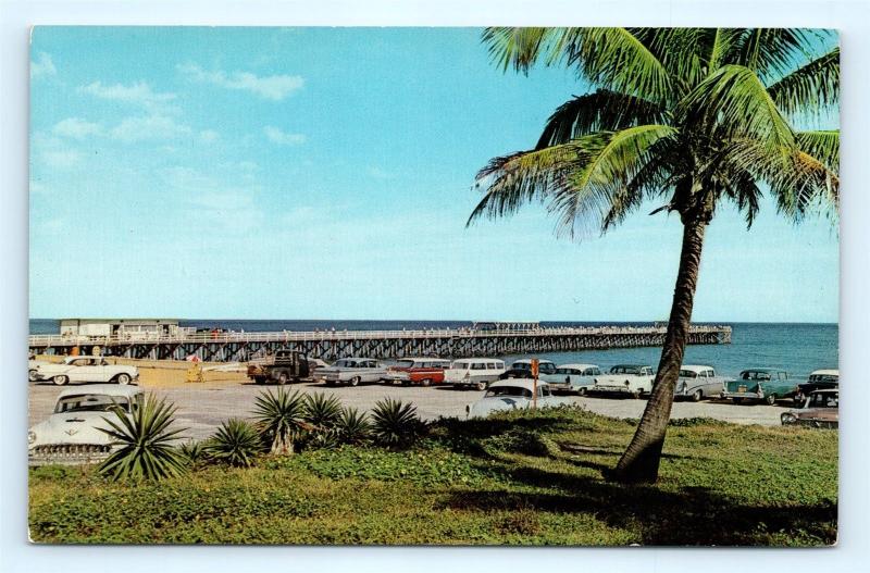 Postcard FL Lake Worth New Fishing Pier 1950's Old Cars E20