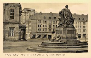 Germany Magdeburg Alter Markt mit Otto von Guericke Denkmal Vintage RPPC 07.47
