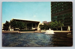 c1967 United Nations Plaza In New York City Vintage Postcard 0855