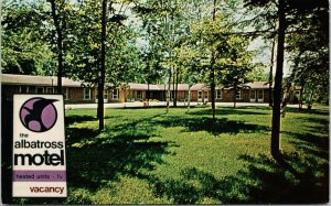 The Albatross Motel Wasaga Beach Ontario ON Unused Vintage Postcard F85