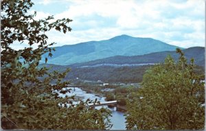 Postcard VT - Mount Ascutney with Cornish-Wiundsor covered bridge in foreground