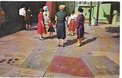 US Hollywood, California - Forecourt, Chinese Theatre. Footprints, handprints .