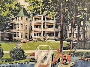 Postcard  The Muncie Hotel on the Shores of Lake Chautauqua, NY.  W8