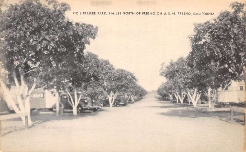 Fresno California Vic's Trailer Park Office and Park View Vintage Postcard U686