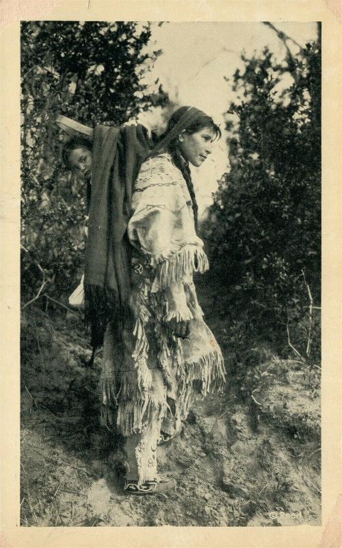 AMERICAN INDIAN LITTLE PAPOOSE ANTIQUE POSTCARD