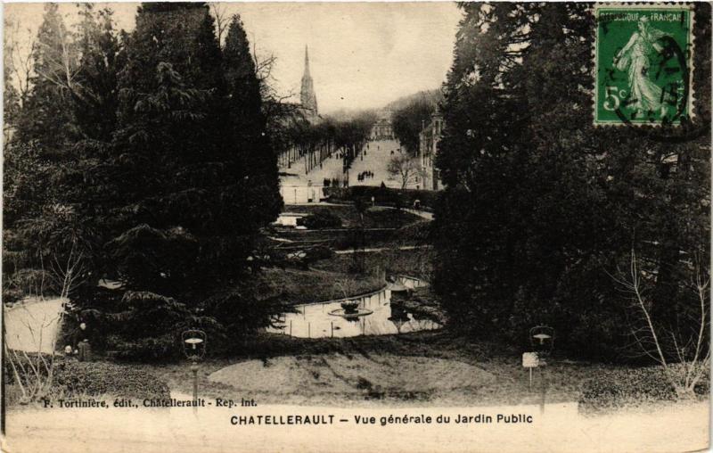 CPA CHATELLERAULT Vue générale du Jardin Public (613200)