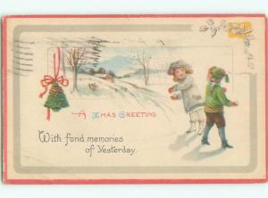 Pre-Linen christmas GIRL AND BOY THROW SNOWBALLS AT EACH OTHER k1549
