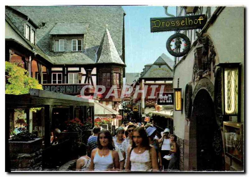 Postcard Modern View of Rudesheim Drosselgasse