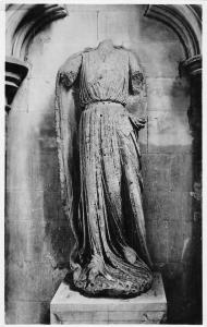 uk19870 sculpture postcard uk