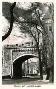 Canada - Quebec, Quebec City. St Louis Gate   *RPPC