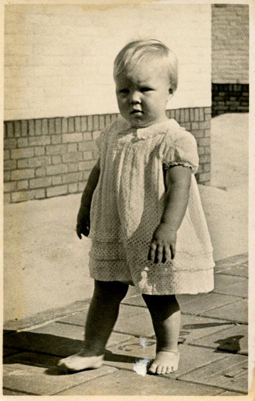 Dutch Royalty -  Princess Beatrix.   *RPPC                    