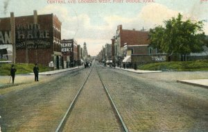 Postcard Early View of Central Avenue . looking West, Fort Dodge, IA.     aa6