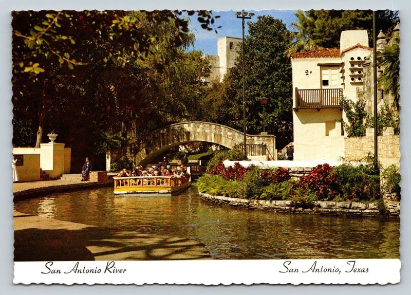 People on Boat Under Bridge Over San Antonio River in Texas 4x6 Postcard 1798
