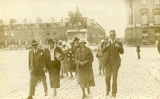 France - Lyon. Place Bellecour & King Louis XIV Statue   *RPPC