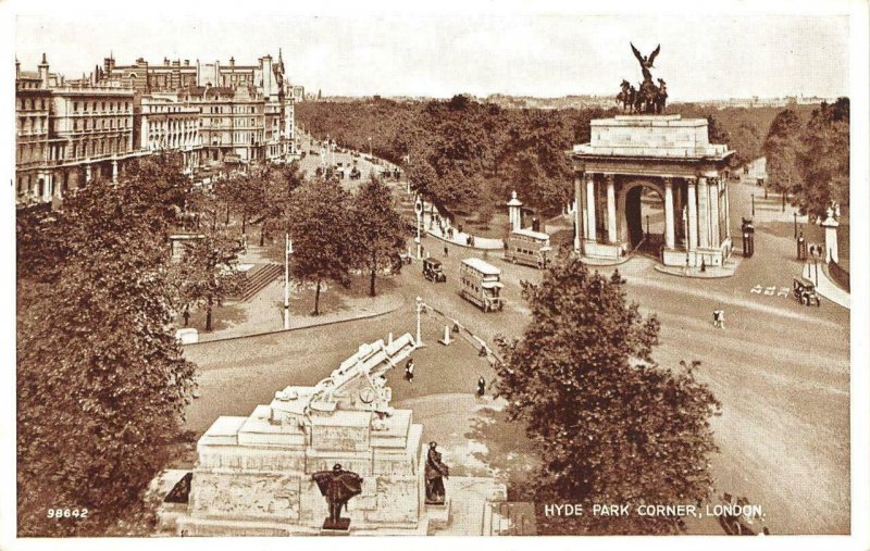 2~Valentine Postcards LONDON England UK  HYDE PARK CORNER & REGENT STREET SCENE