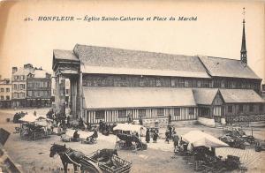 BR102254  honfleur eglise sainte catherine et place du marche chariot france